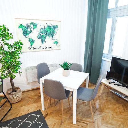 Lovely Apartment In Erzsebetvaros A57 Budapeste Exterior foto