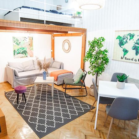 Lovely Apartment In Erzsebetvaros A57 Budapeste Exterior foto